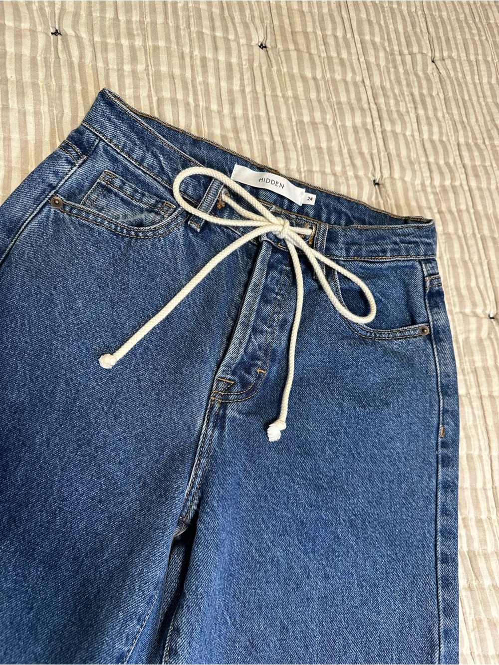 Hidden Rope-Tie Wide Leg Jeans in Blue (24)